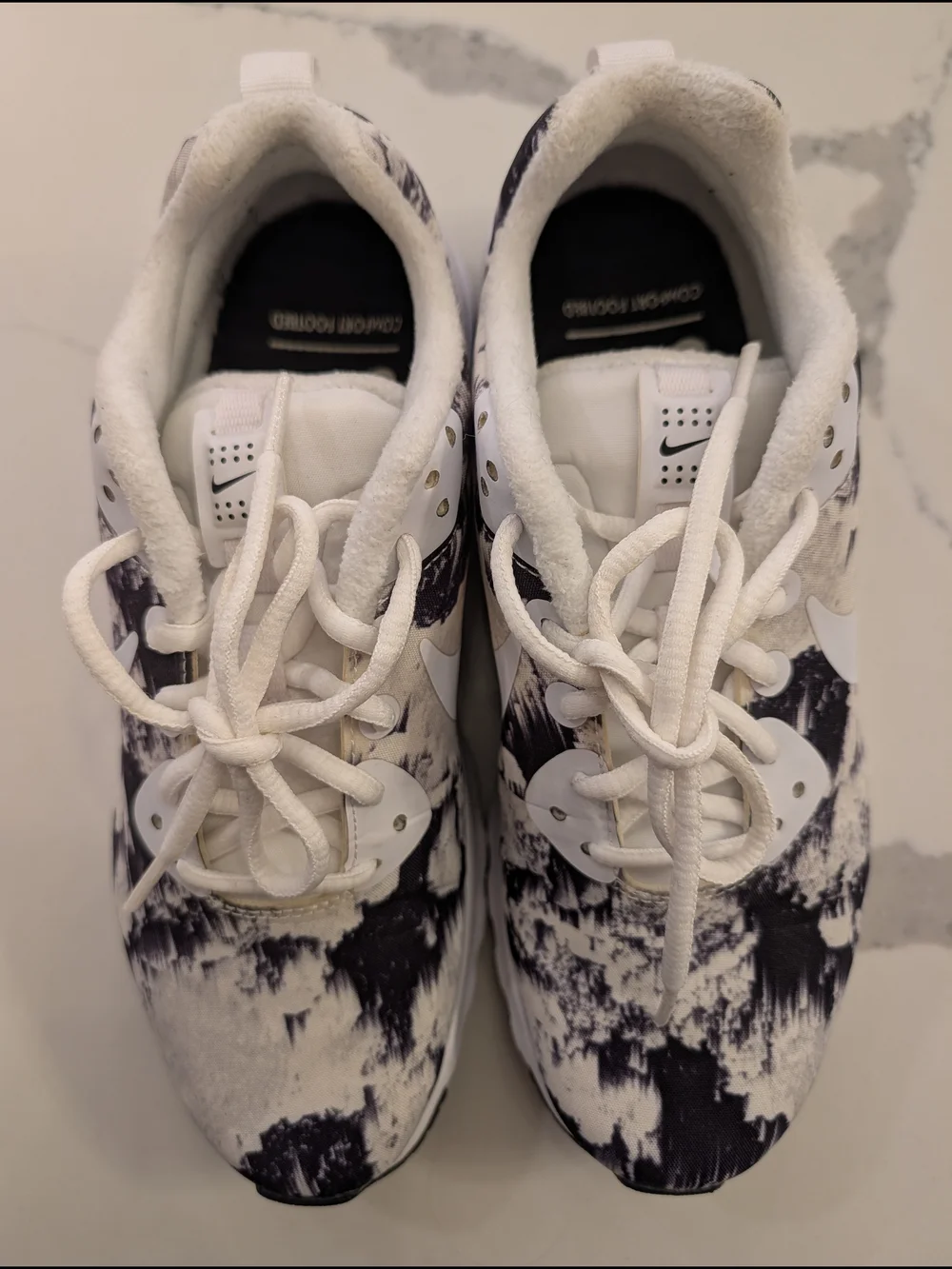 Nike Air White and Black Printed Sneakers Size 8